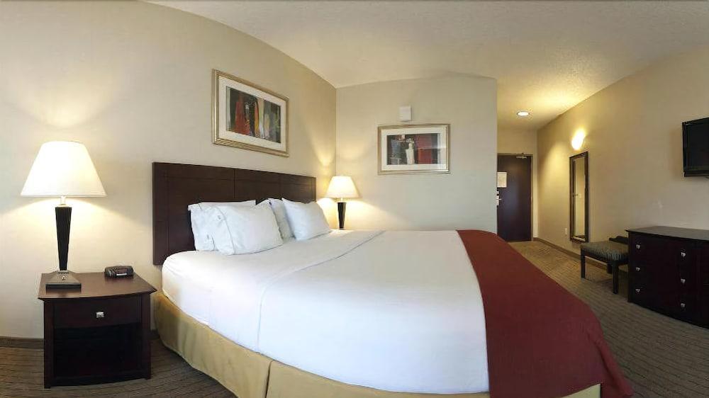 Holiday Inn Express Hotel & Suites Minot South By Ihg Екстер'єр фото
