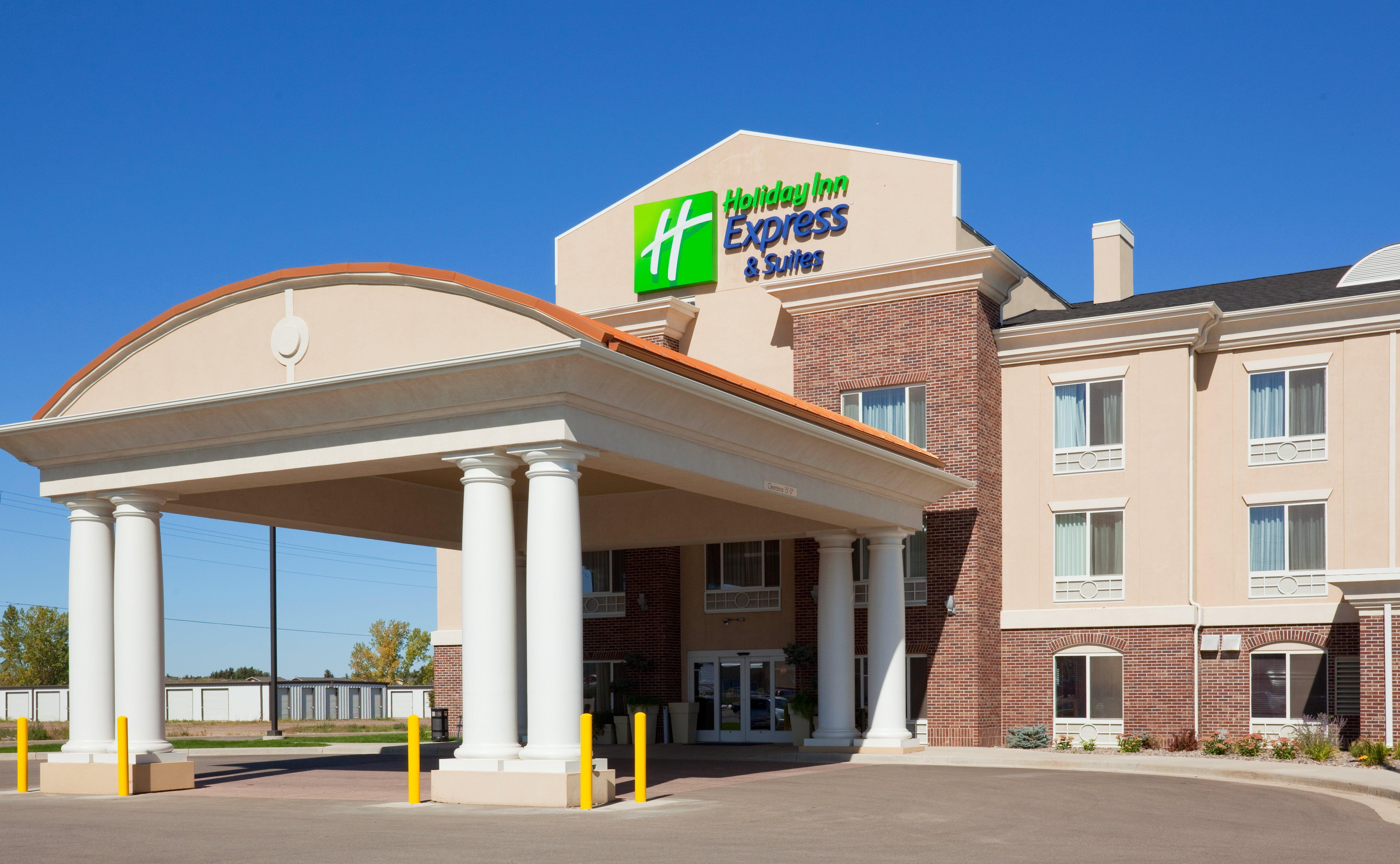 Holiday Inn Express Hotel & Suites Minot South By Ihg Екстер'єр фото