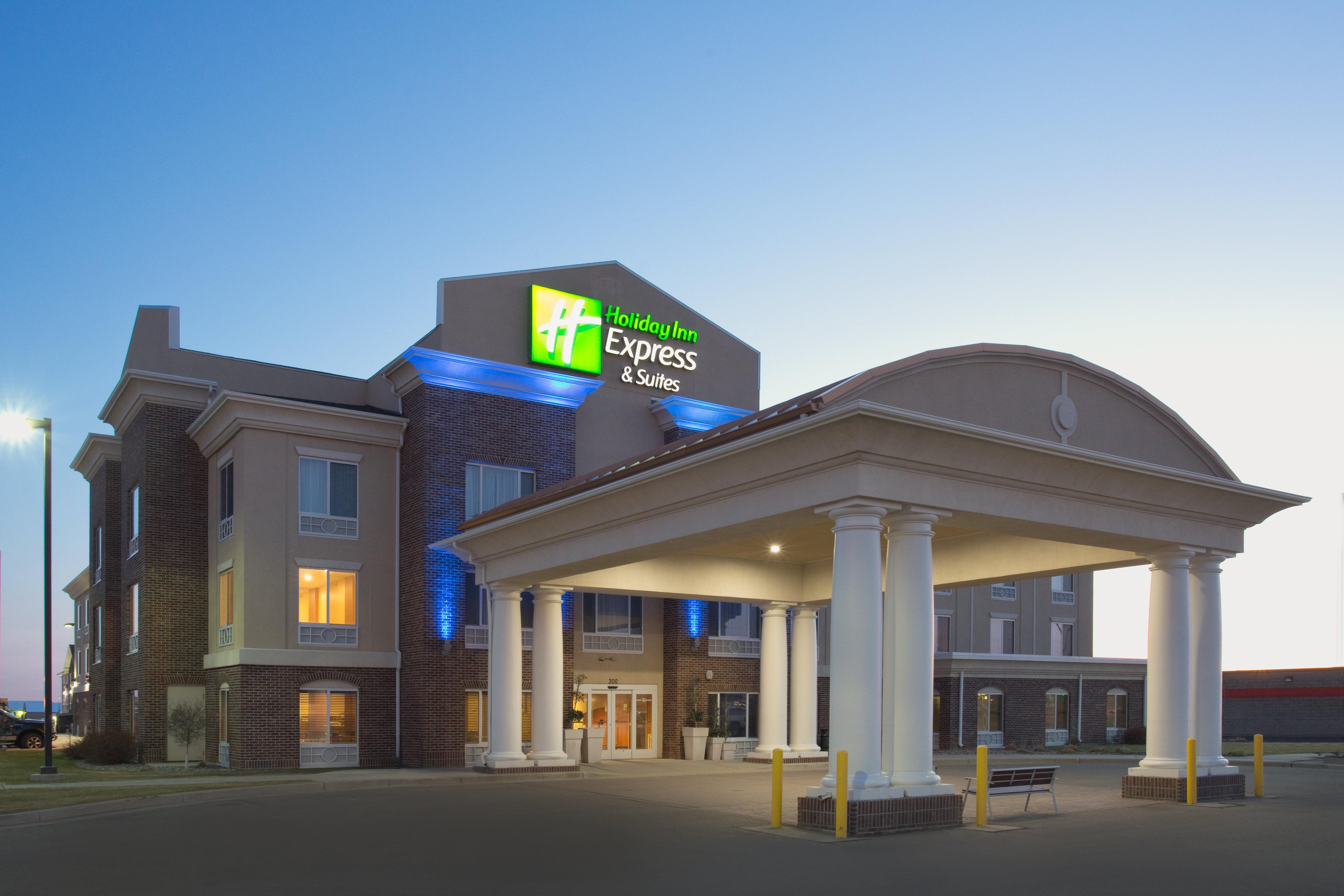 Holiday Inn Express Hotel & Suites Minot South By Ihg Екстер'єр фото