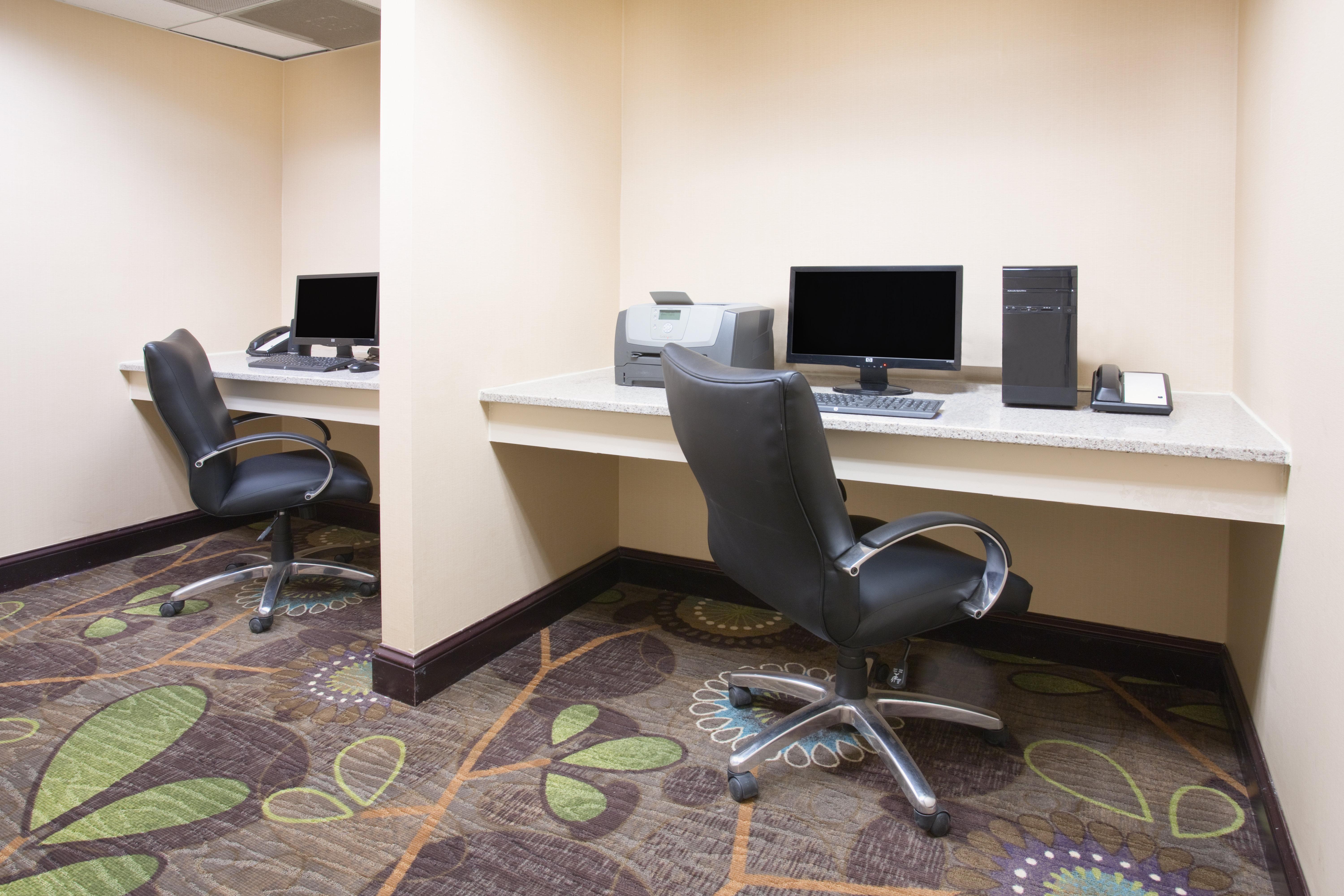Holiday Inn Express Hotel & Suites Minot South By Ihg Екстер'єр фото