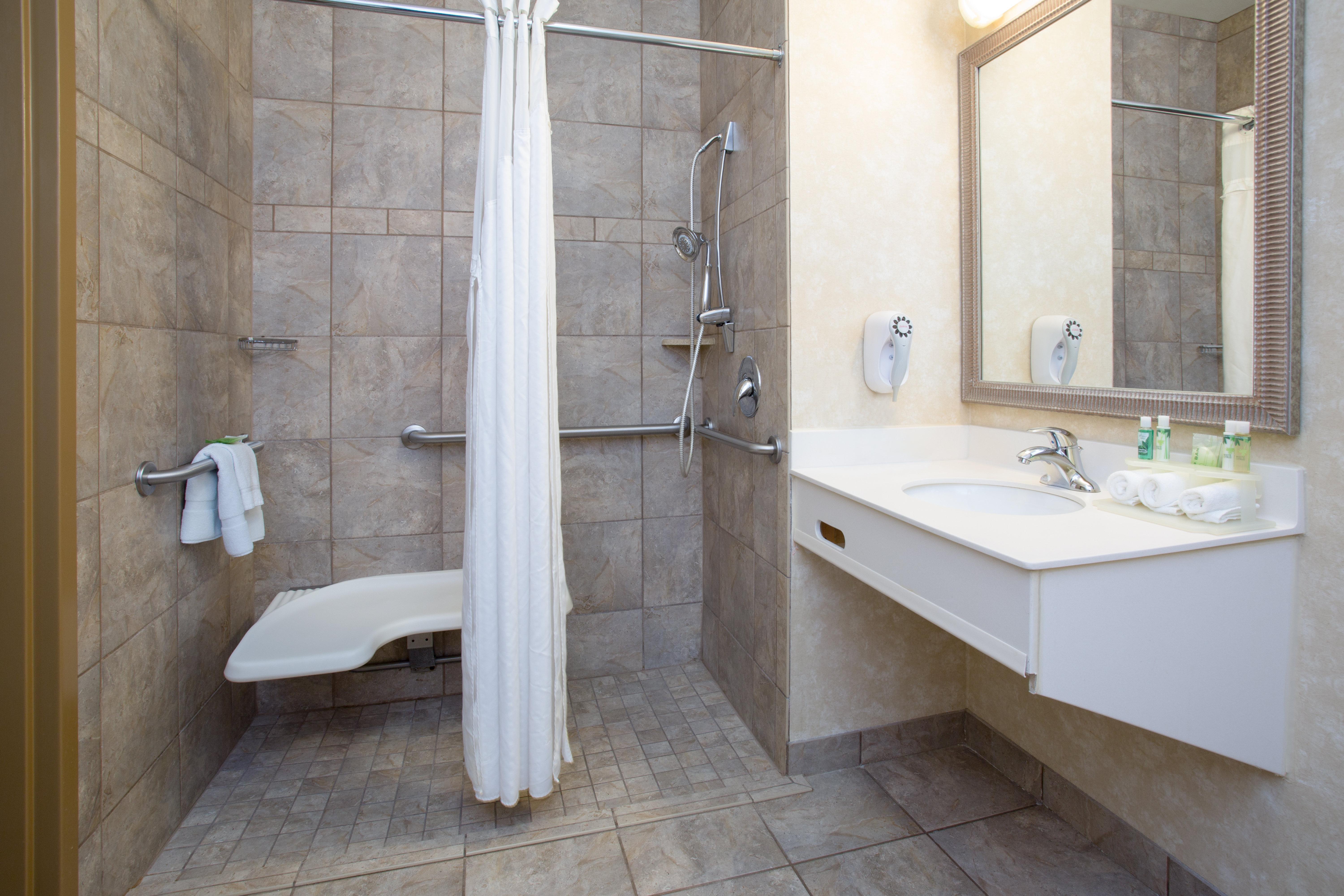 Holiday Inn Express Hotel & Suites Minot South By Ihg Екстер'єр фото