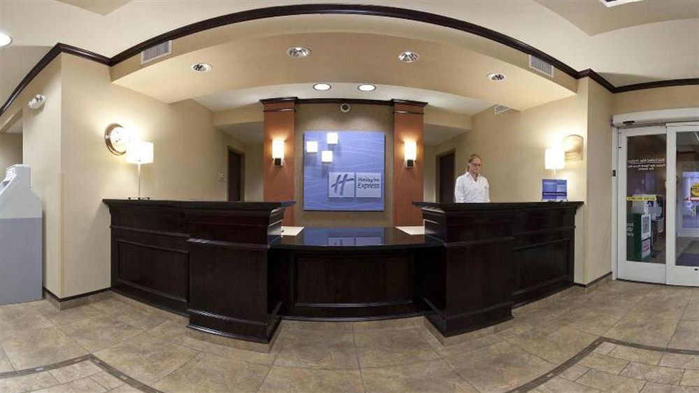 Holiday Inn Express Hotel & Suites Minot South By Ihg Екстер'єр фото